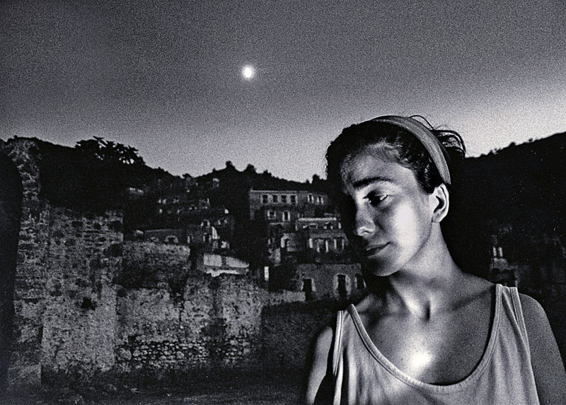 Kayaköy'de gece manzarası ve portre